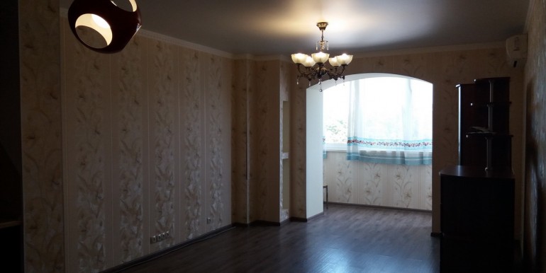 Продается элитная квартира в Ессентуках с ремонтом_02