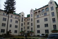 г. Ессентуки, ул. Семашко 9а, после строителей, общая площадь 300кв. м